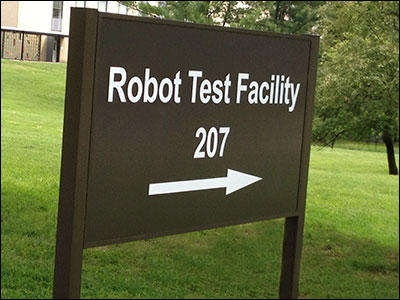 robot-test-sign-web
