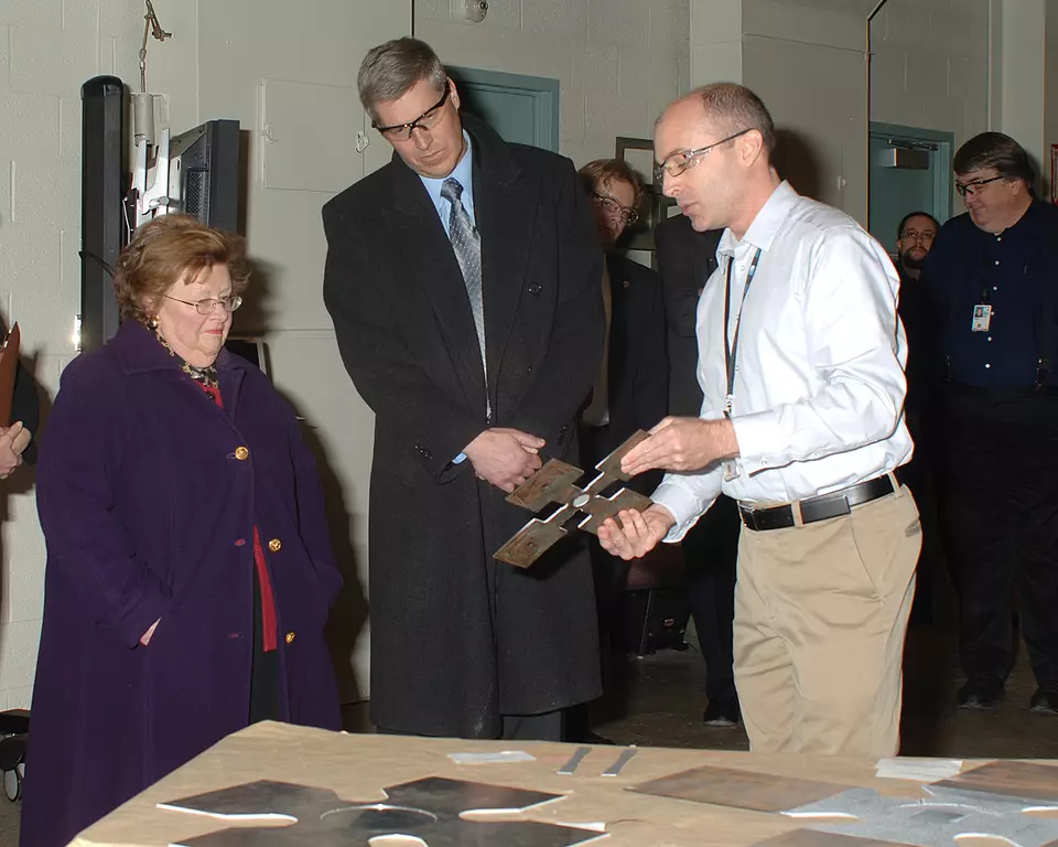 U.S. Senator Barbara Mikulski and NIST Director Patrick Gallagher hear a presentation from NIST researcher Mark Iadicola