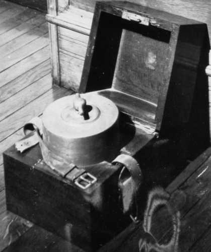 Cask used to ship the gram of radium to Paris