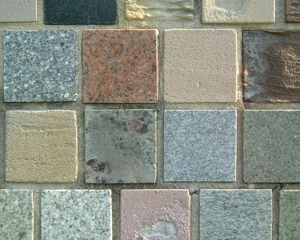 Stone Wall area surrounding Stone: 7RA36