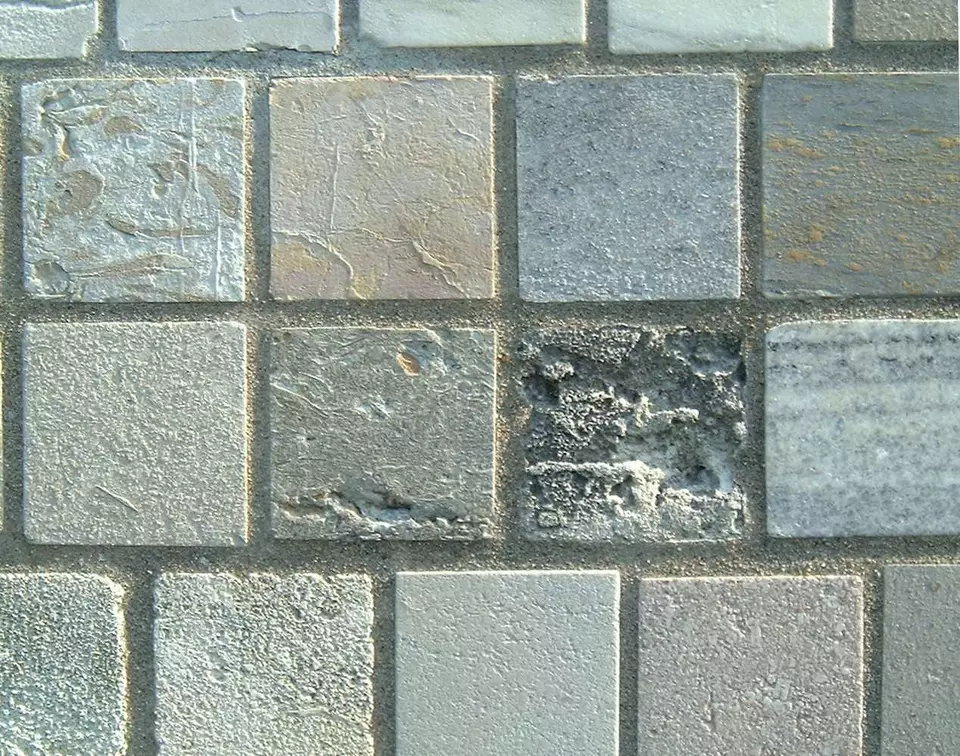 Stone Wall area surrounding Stone: 8LB7