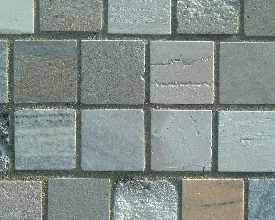 Stone Wall area surrounding Stone: 8La11