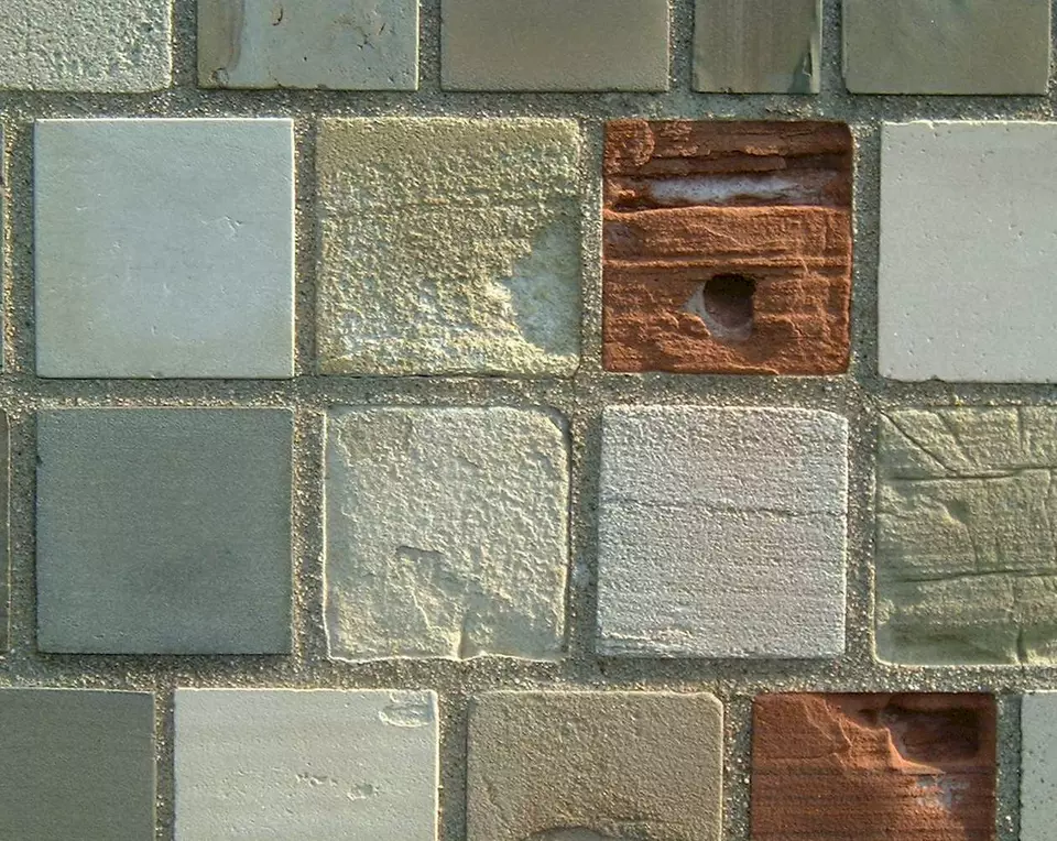Stone Wall area surrounding Stone: 8LB30