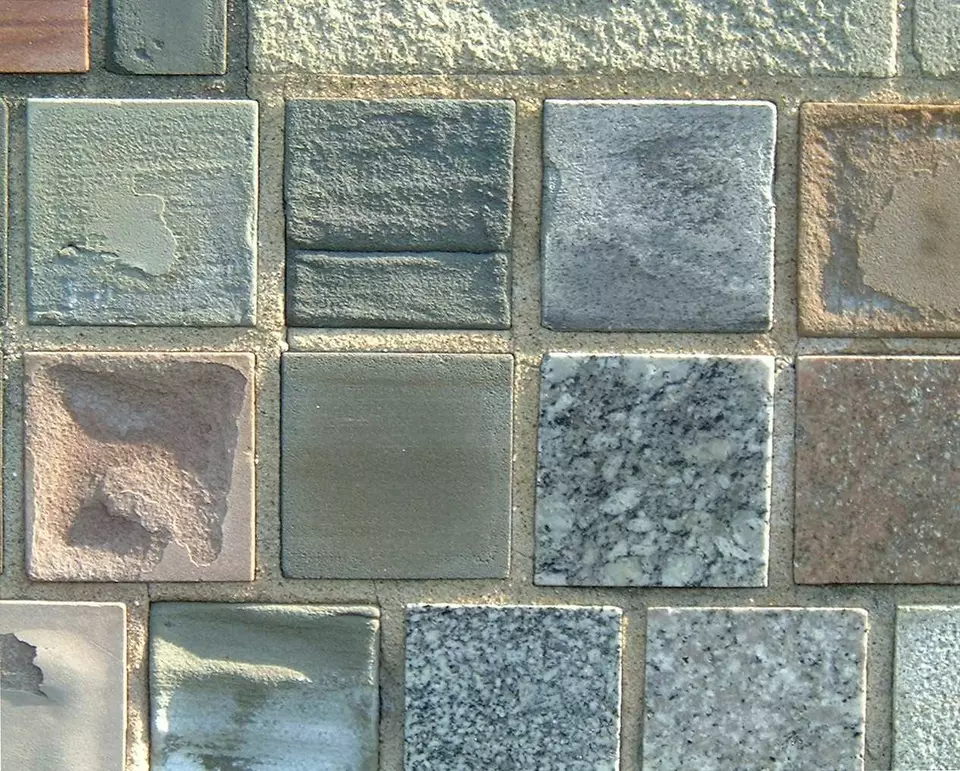 Stone Wall area surrounding Stone: 8RB28