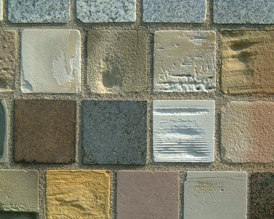 Stone Wall area surrounding Stone: 9Lb39