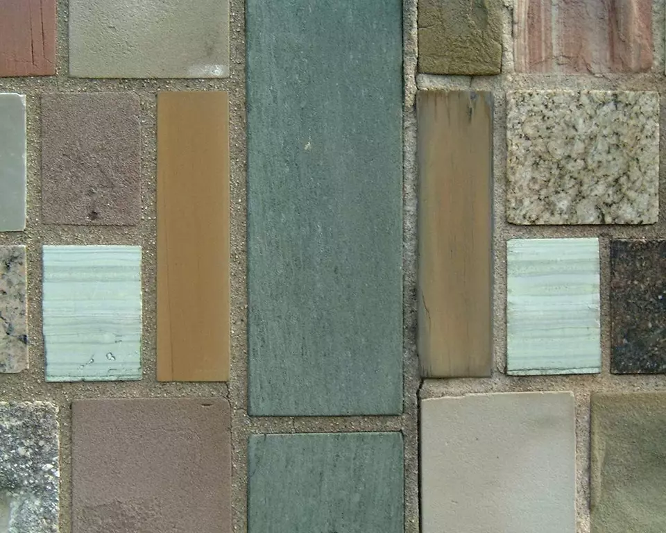 Stone Wall area surrounding Stone: 10LA50