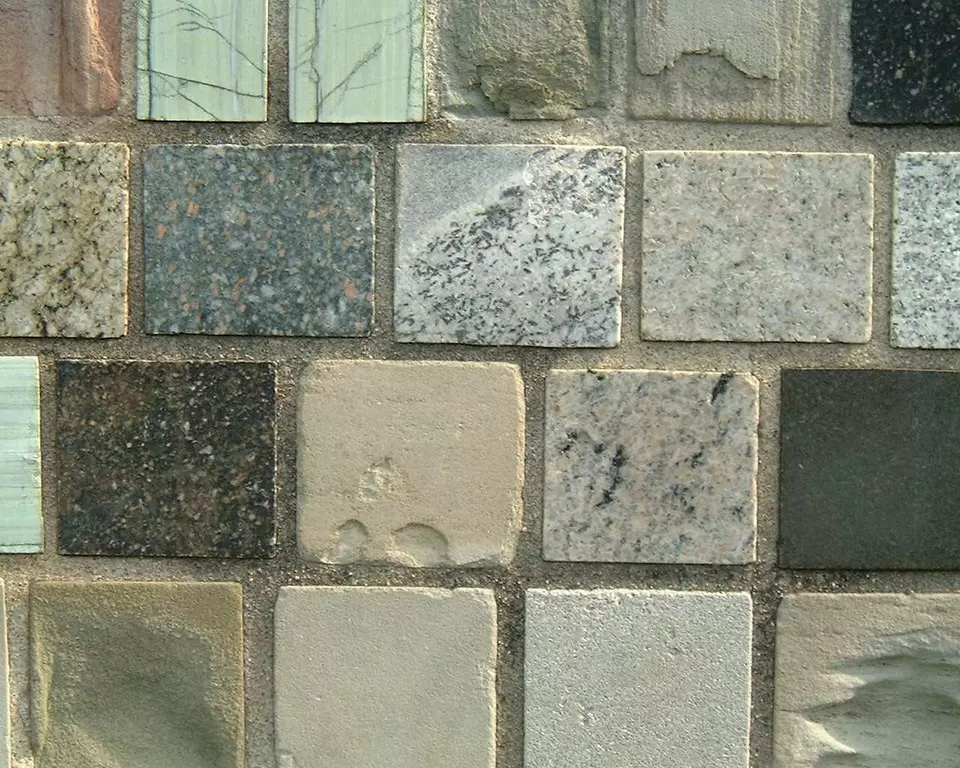 Stone Wall area surrounding Stone: 10RA47