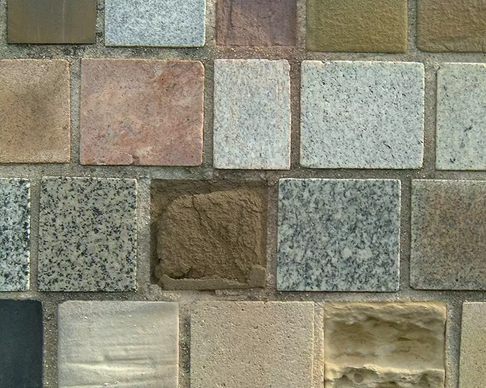 Stone Wall area surrounding Stone: 10RA40