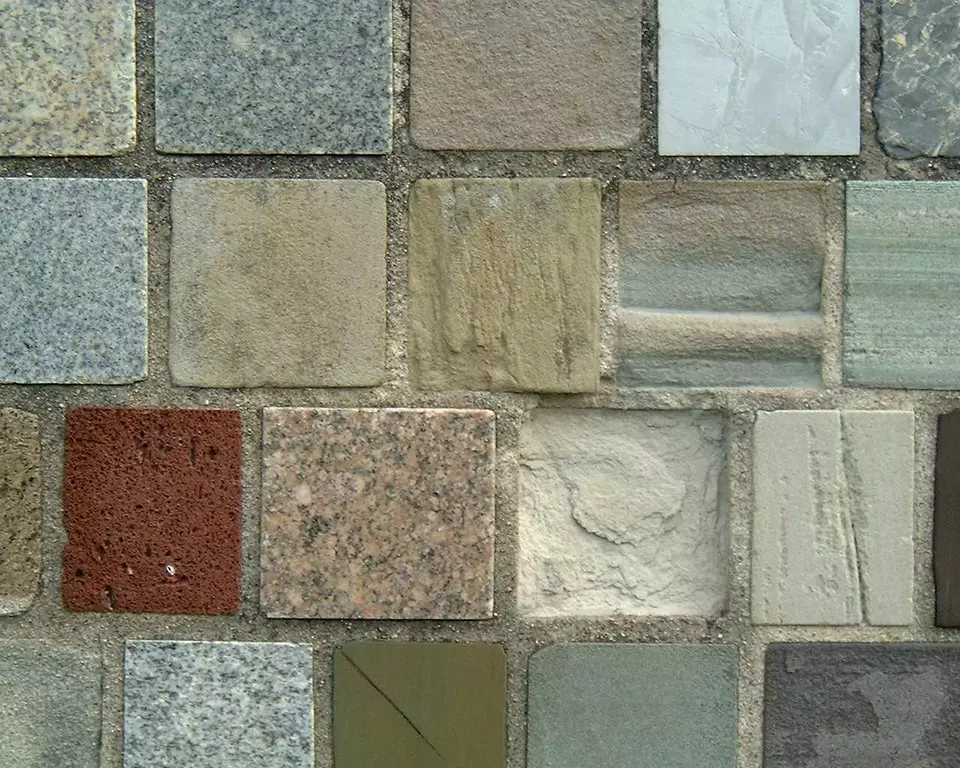 Stone Wall area surrounding Stone: 10RB34