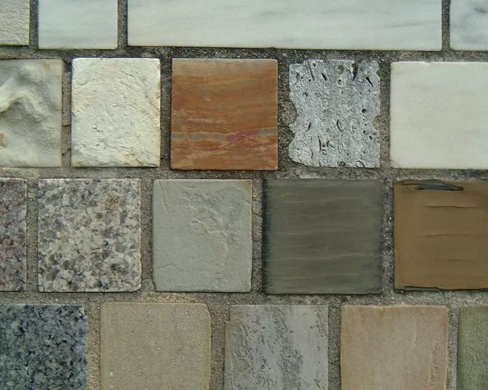 Stone Wall area surrounding Stone: 10RA21