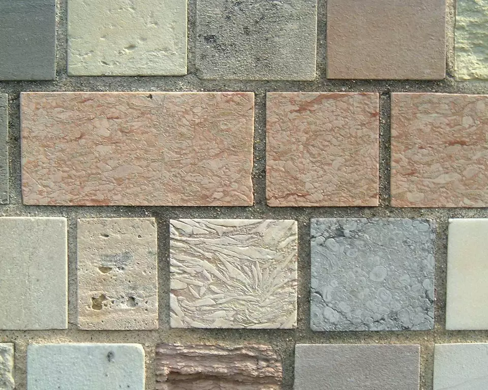 Stone Wall area surrounding Stone: 10RB3