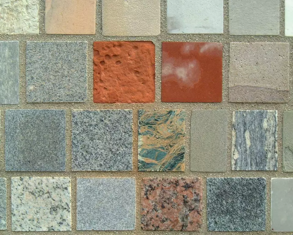 Stone Wall area surrounding Stone: 11LB41