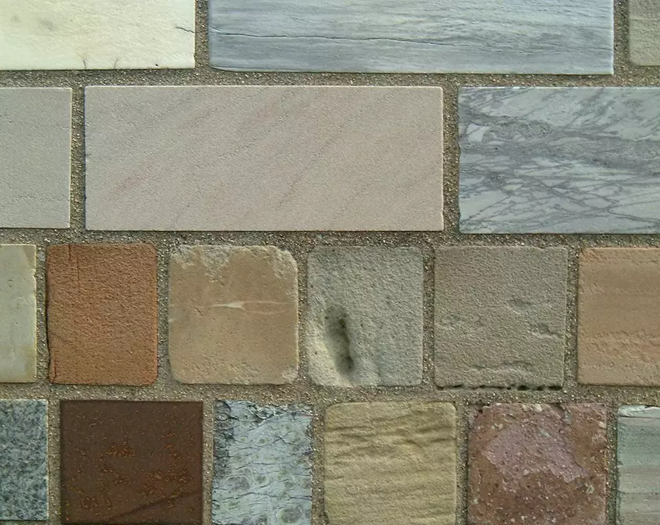 Stone Wall area surrounding Stone: 11LB29