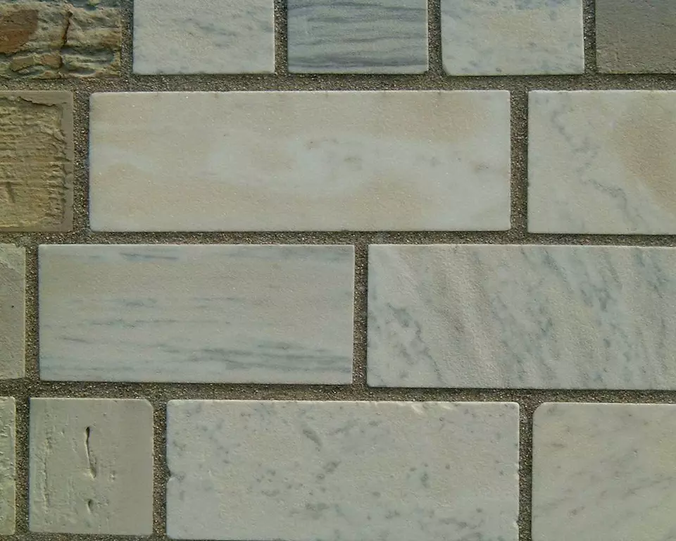 Stone Wall area surrounding Stone: 12LB18
