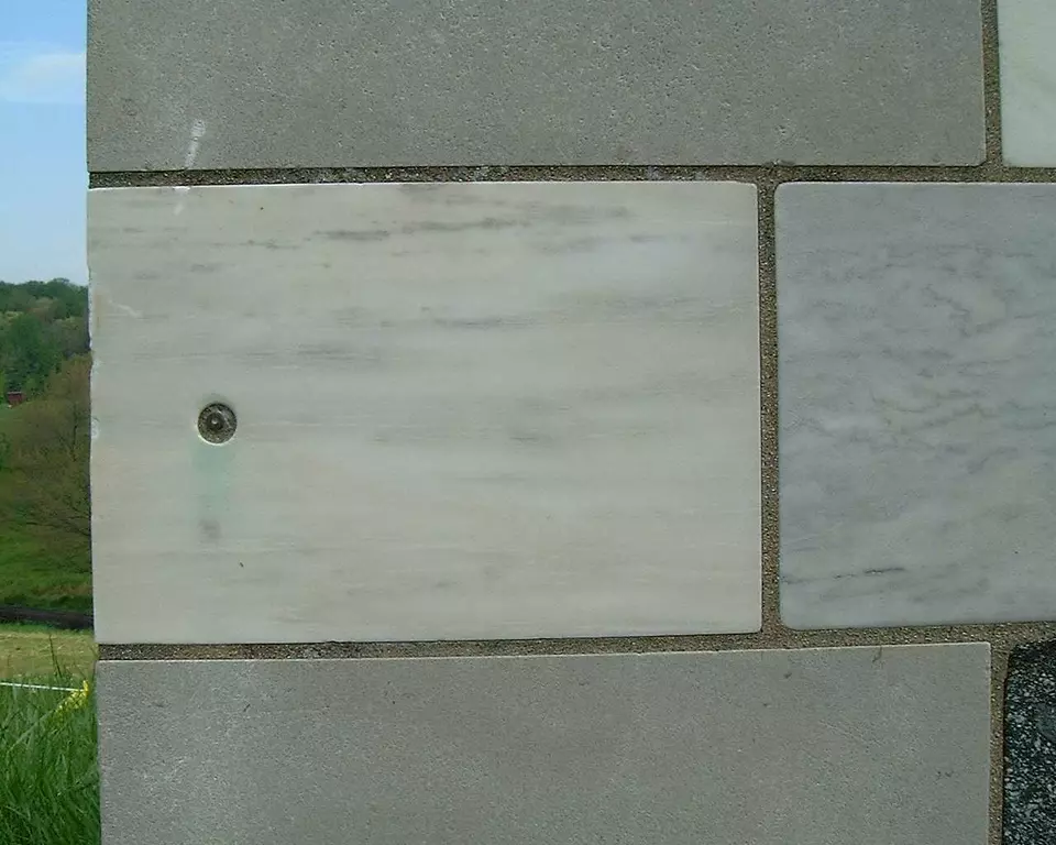 Stone Wall area surrounding Stone: 2LQ