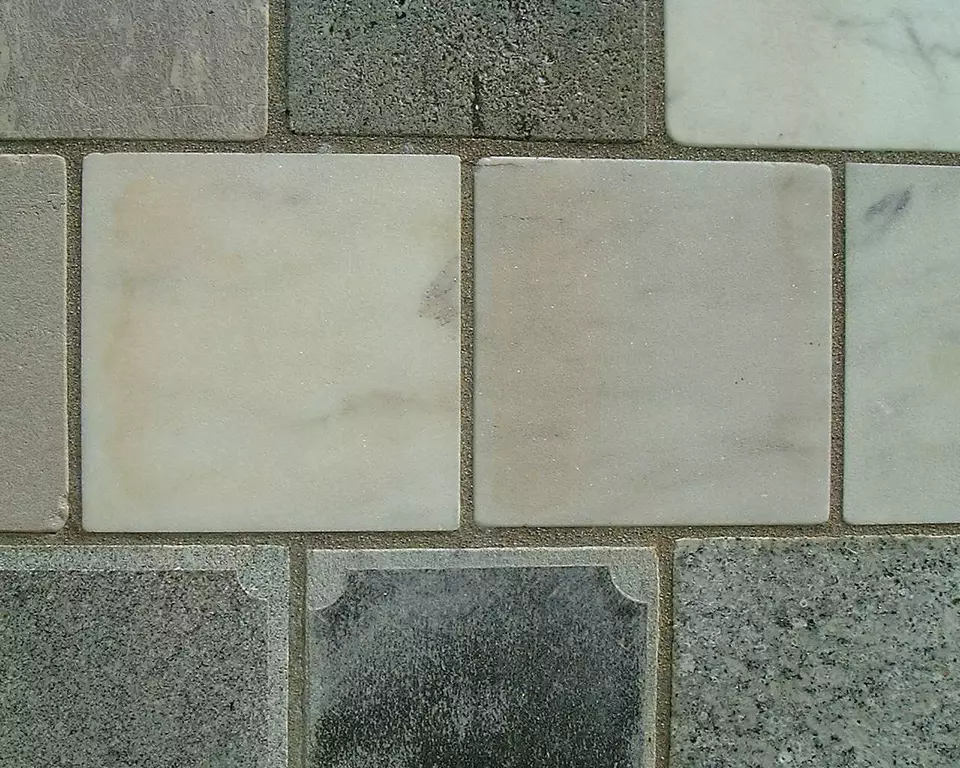 Stone Wall area surrounding Stone: 2L6