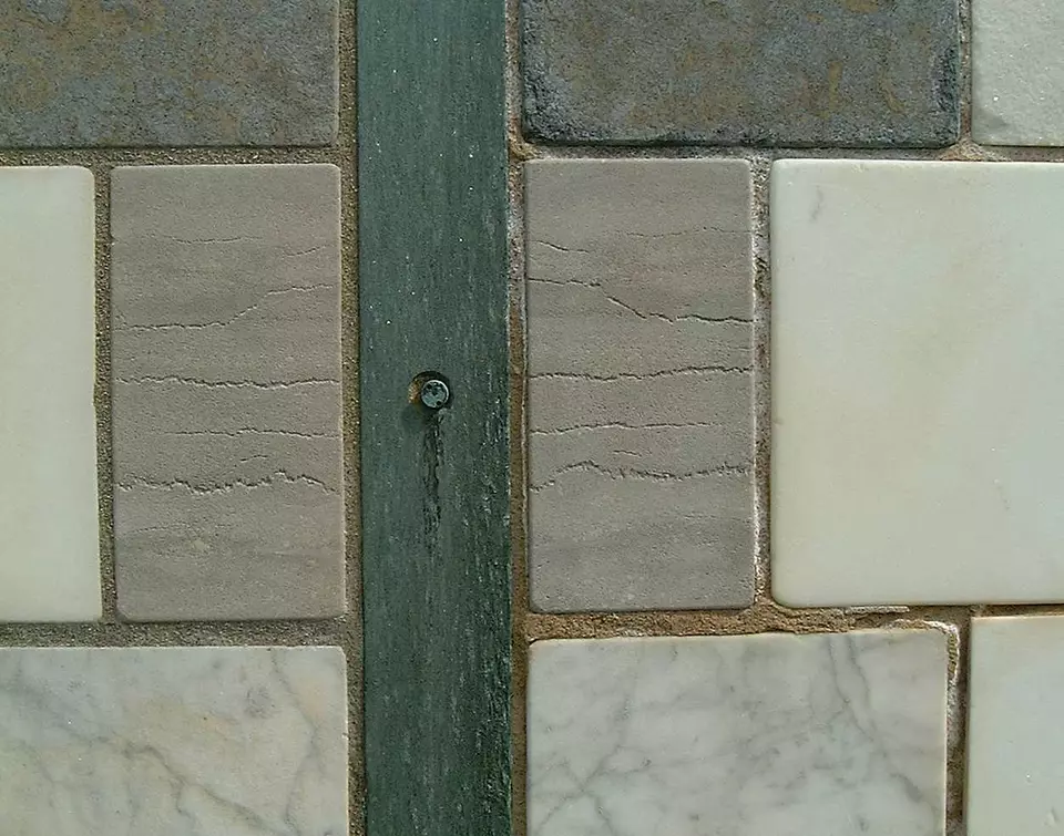Stone Wall area surrounding Stone: 2L17
