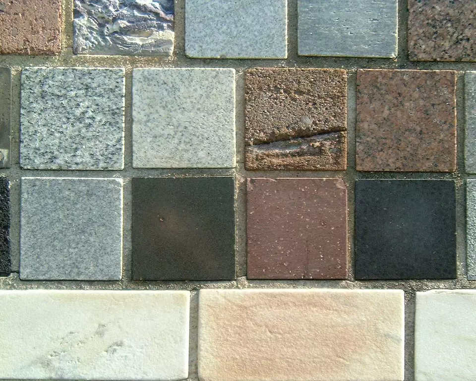 Stone Wall area surrounding Stone: 5RB34