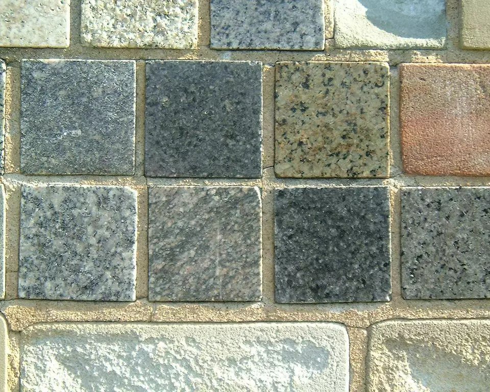 Stone Wall area surrounding Stone: 5RB22
