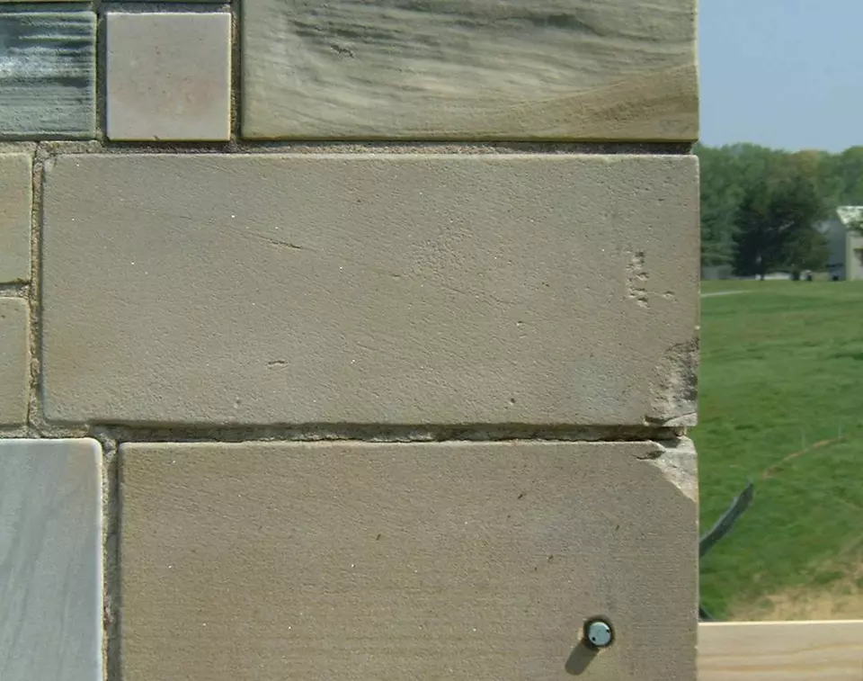 Stone Wall area surrounding Stone: 5RQ