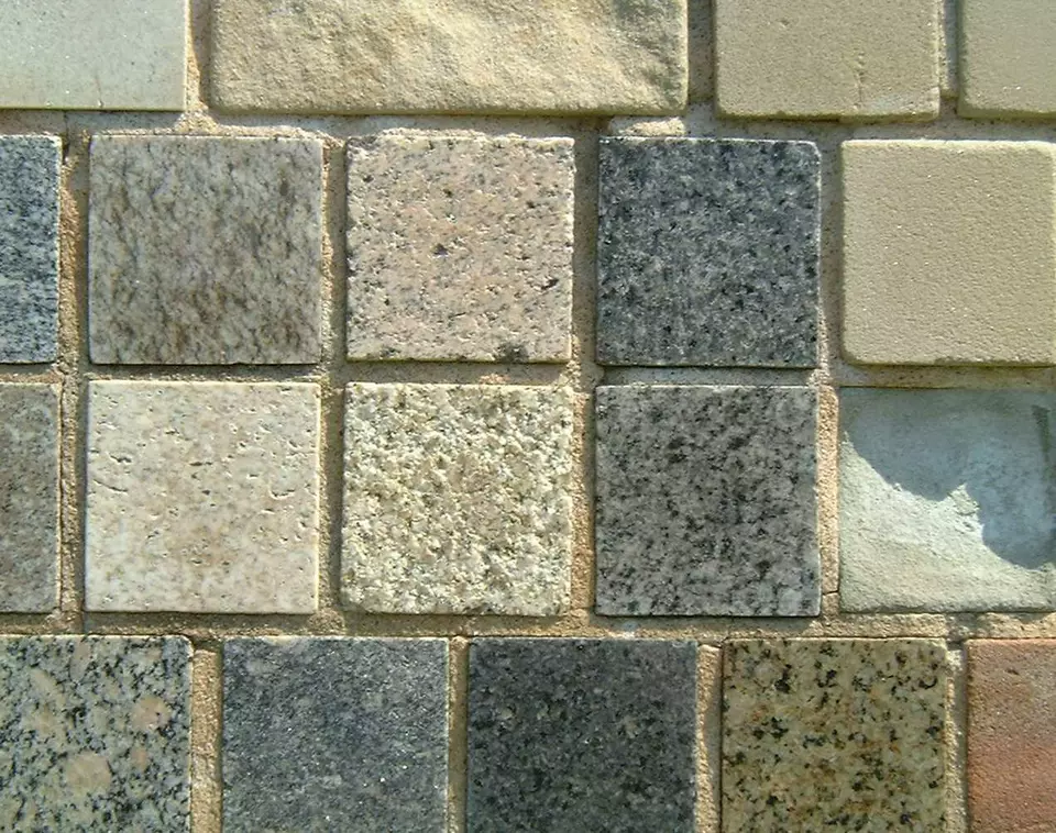 Stone Wall area surrounding Stone: 6RB23