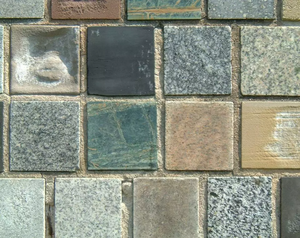 Stone Wall area surrounding Stone: 6RB40