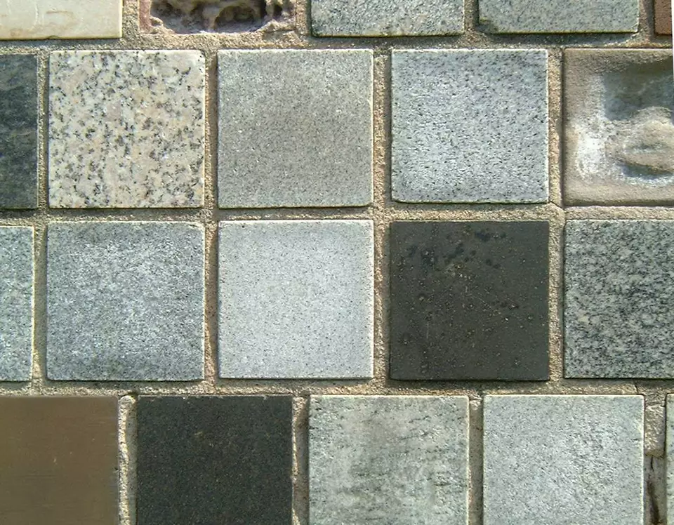 Stone Wall area surrounding Stone: 6RB43