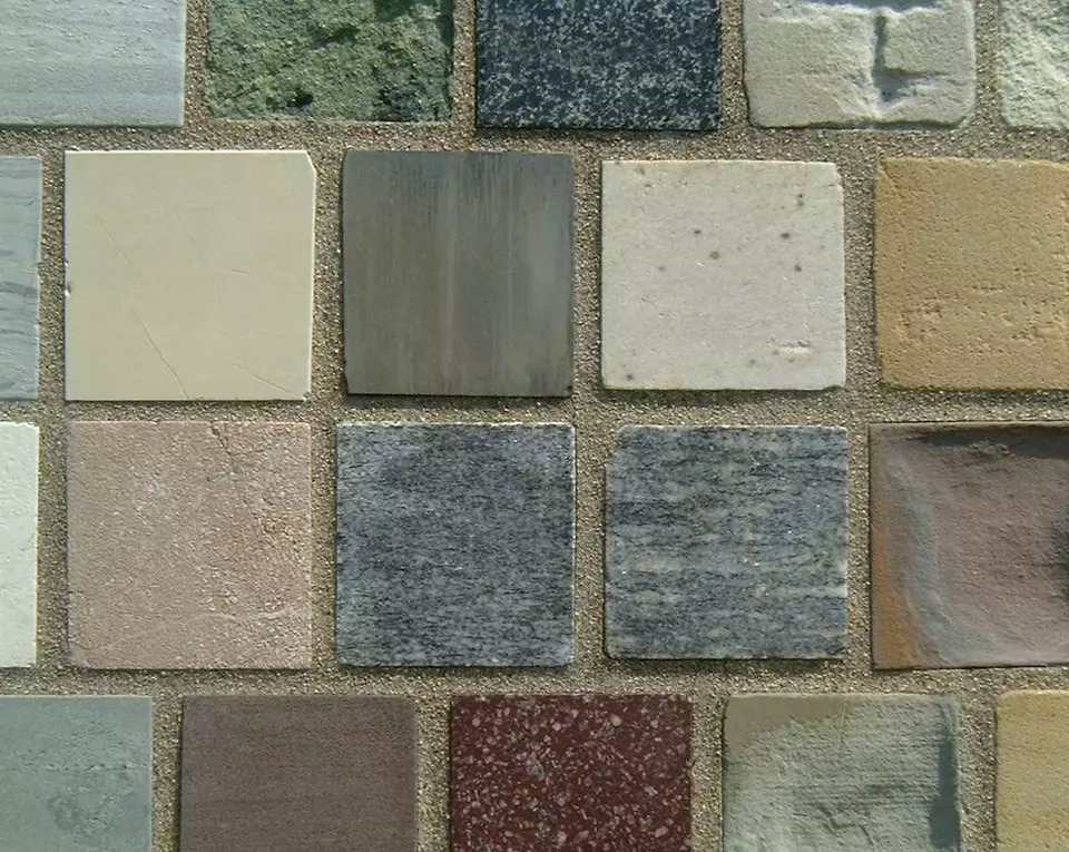 Stone Wall area surrounding Stone: 7LB17