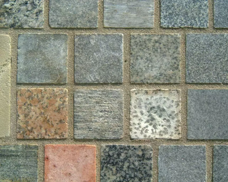 Stone Wall area surrounding Stone: 7LB22