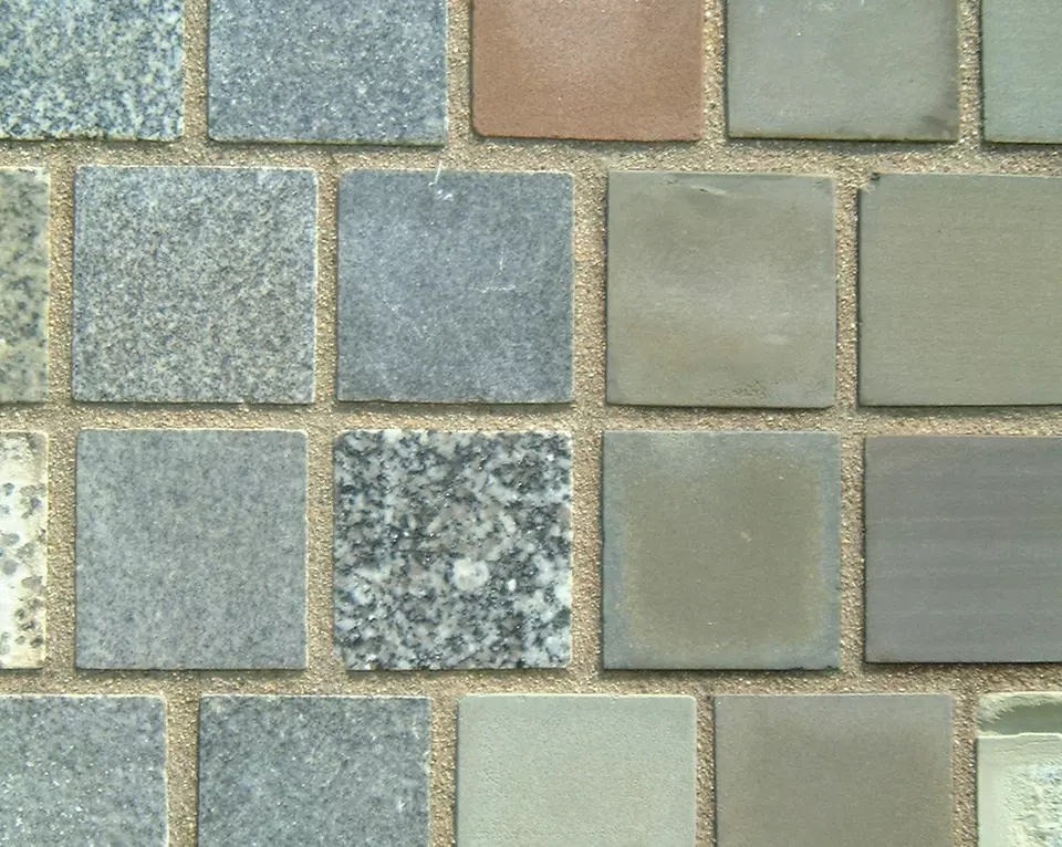 Stone Wall area surrounding Stone: 7Lb26