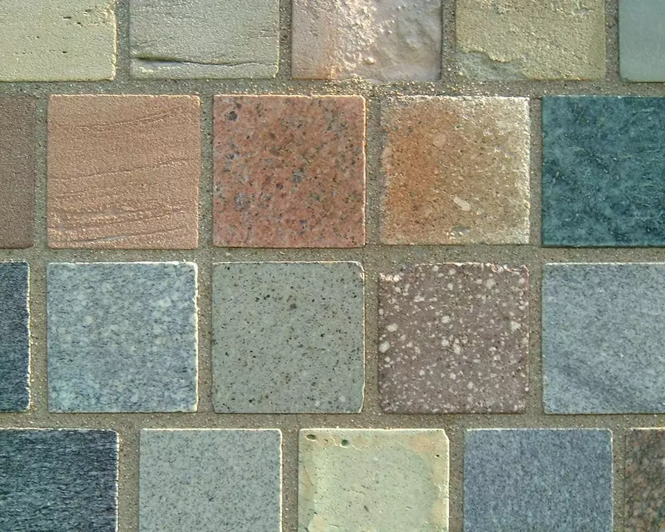 Stone Wall area surrounding Stone: 7LB35