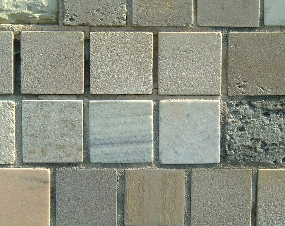Stone Wall area surrounding Stone: 8RA12