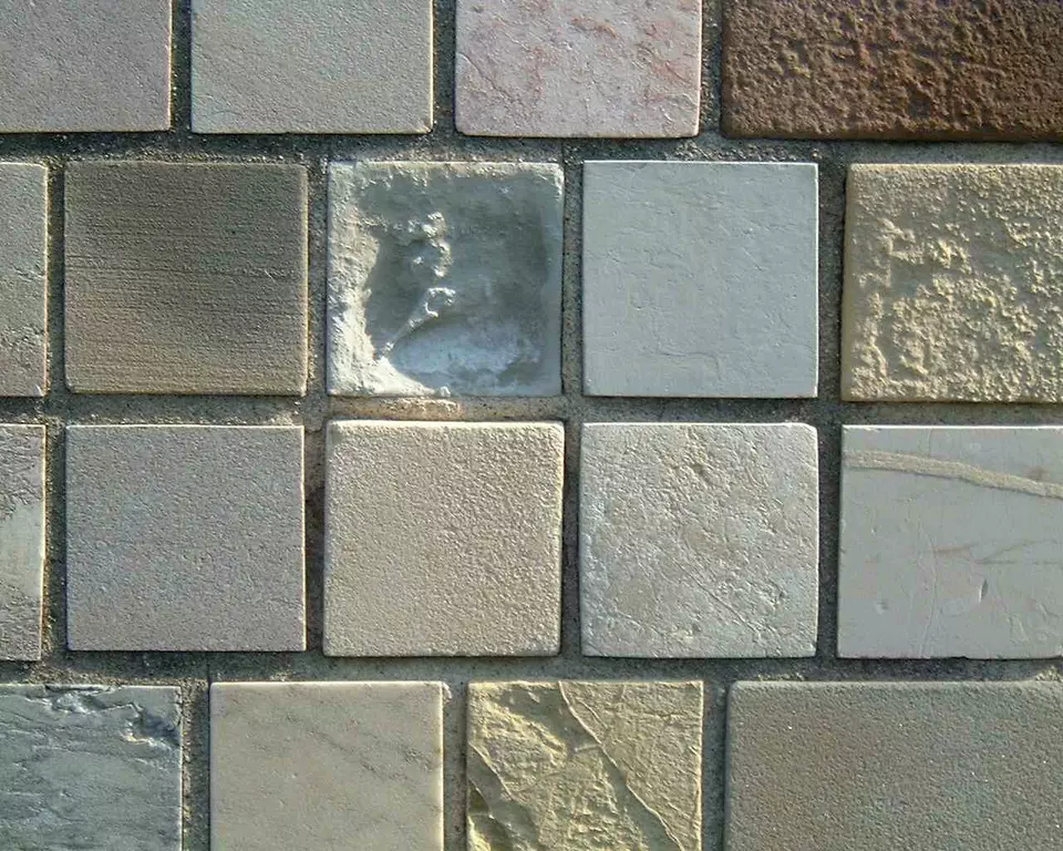 Stone Wall area surrounding Stone: 8RB3