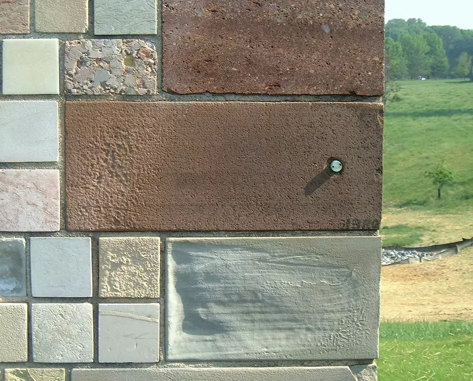 Stone Wall area surrounding Stone: 9RQ