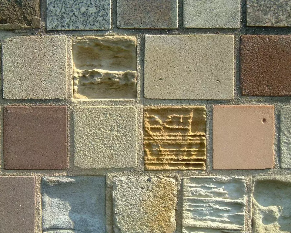 Stone Wall area surrounding Stone: 9RB35