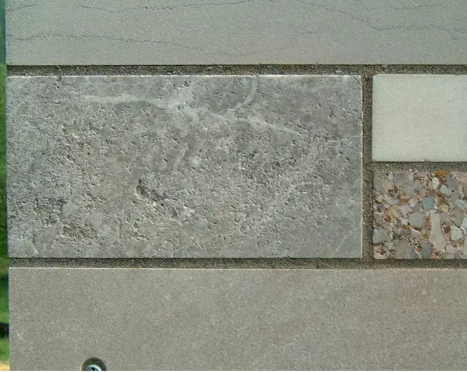 Stone Wall area surrounding Stone: 10lq