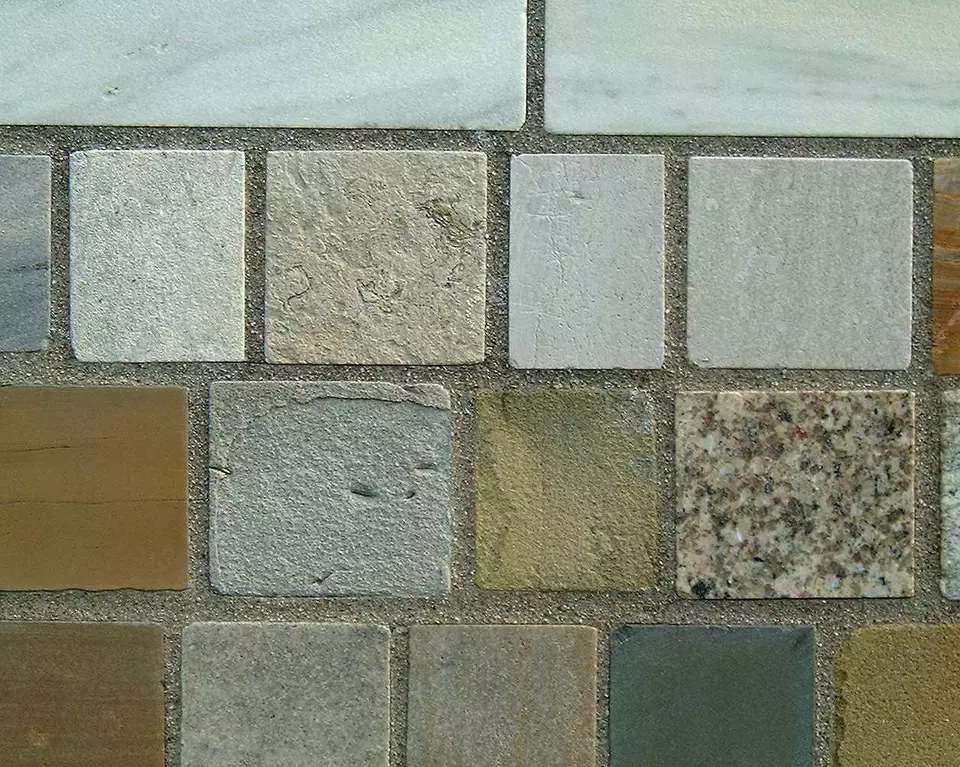 Stone Wall area surrounding Stone: 10LA19