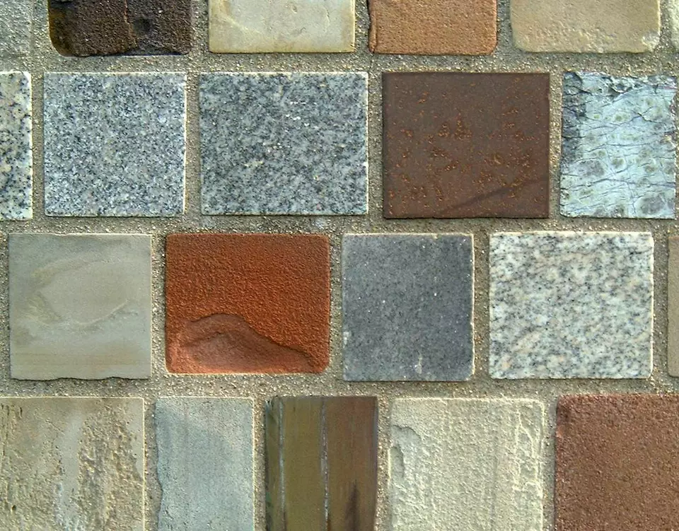 Stone Wall area surrounding Stone: 10LB33