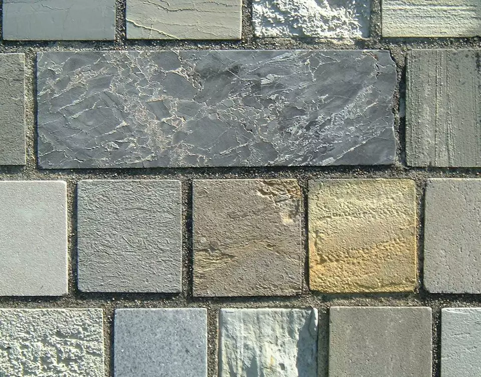 Stone Wall area surrounding Stone: 12RA22