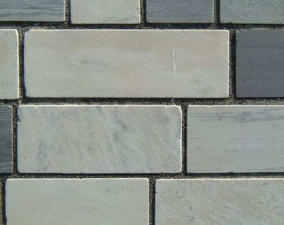 Stone Wall area surrounding Stone: 12RA19