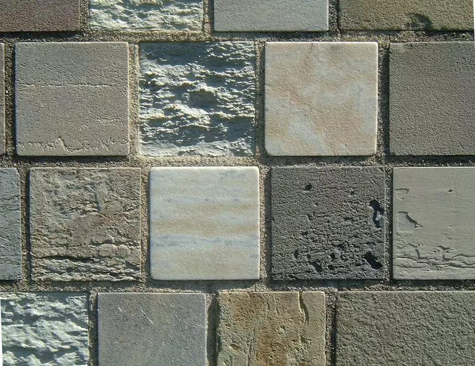 Stone Wall area surrounding Stone: 12RB3