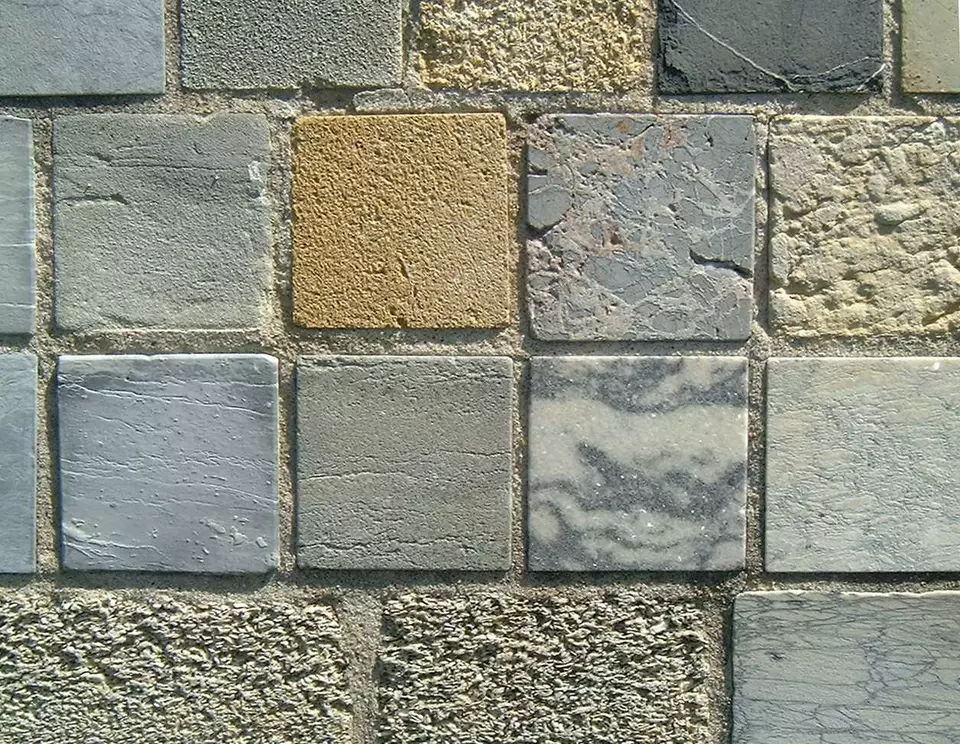 Stone Wall area surrounding Stone: 13RB34