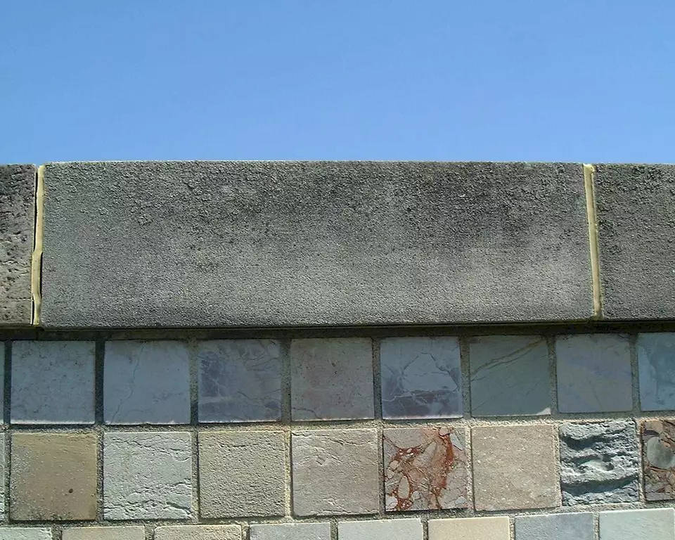 Stone Wall area surrounding Stone: 10C