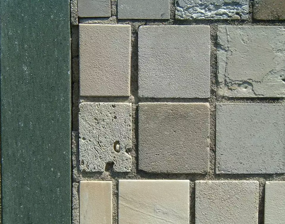Stone Wall area surrounding Stone: 13RA46