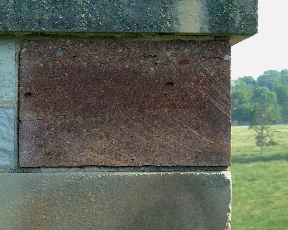 Stone Wall area surrounding Stone: 14RQ