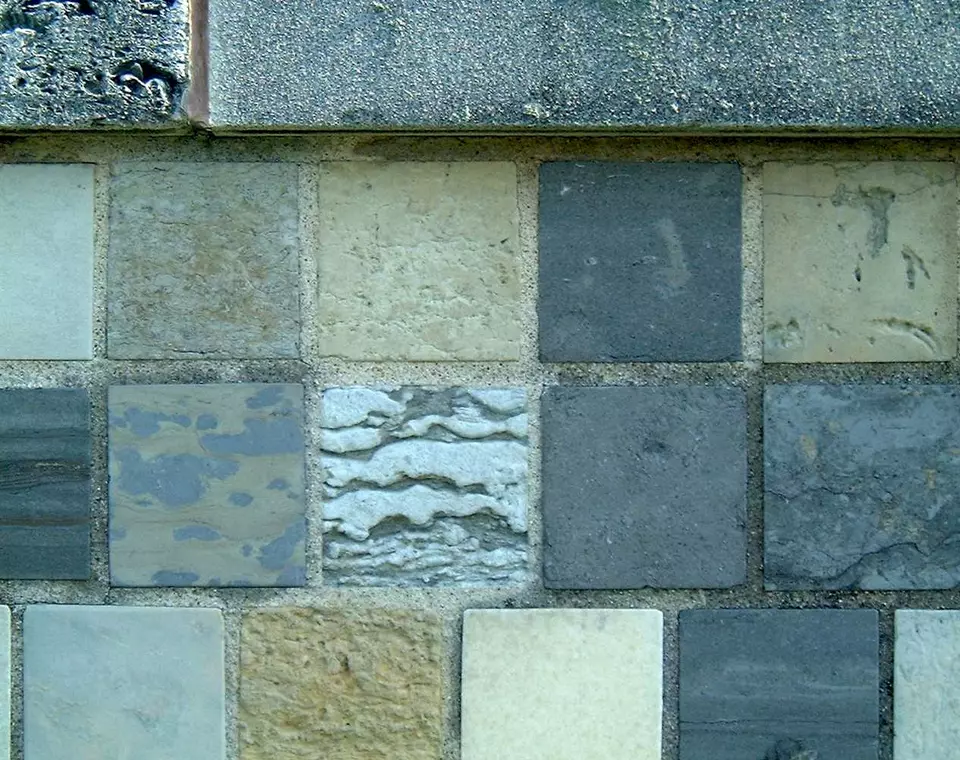 Stone Wall area surrounding Stone: 14RA8