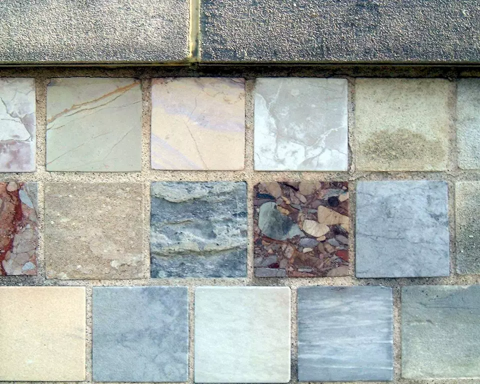 Stone Wall area surrounding Stone: 14RB40