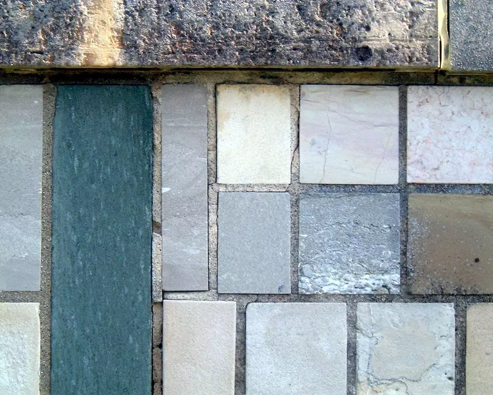 Stone Wall area surrounding Stone: 14RB48