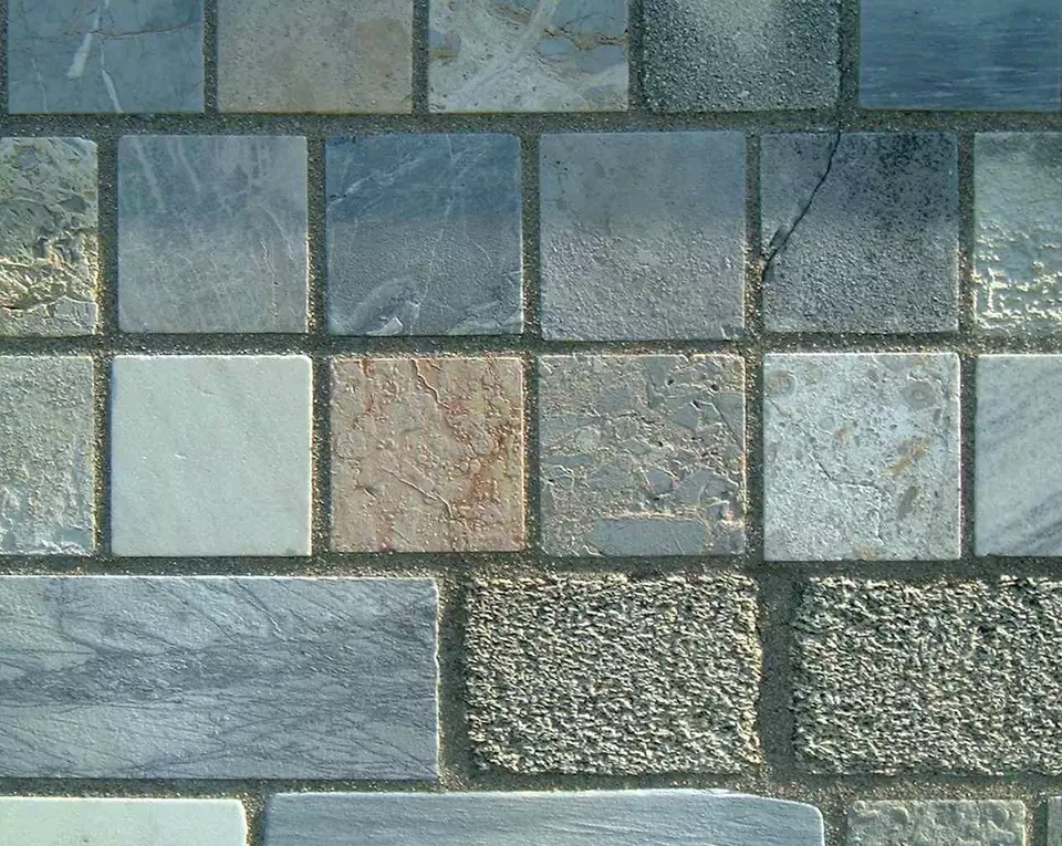 Stone Wall area surrounding Stone: 13LA33