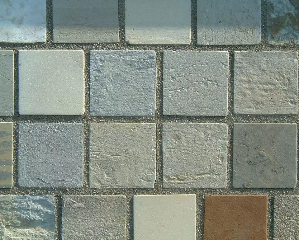 Stone Wall area surrounding Stone: 13la10